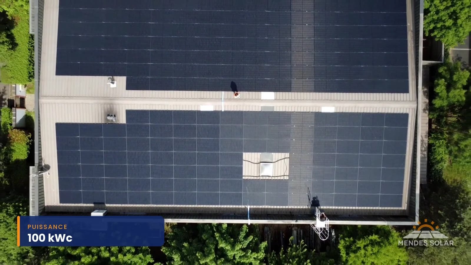 Vue drone de la centrale OCTAFER 100 kWc à Chessy