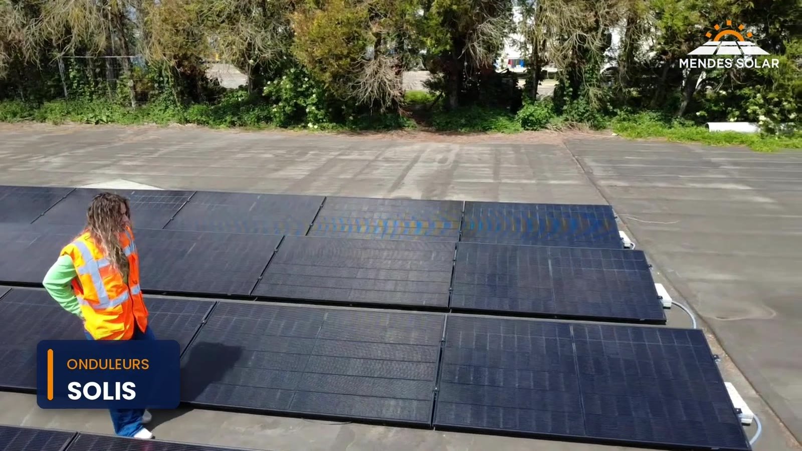 Technicien MENDES SOLAR sur la centrale SACIR